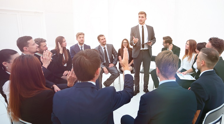 企業(yè)管理培訓(xùn)經(jīng)典20：何把握與人溝通的技巧？